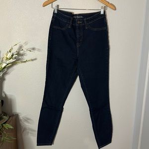 HIGH RISE SKINNY JEANS